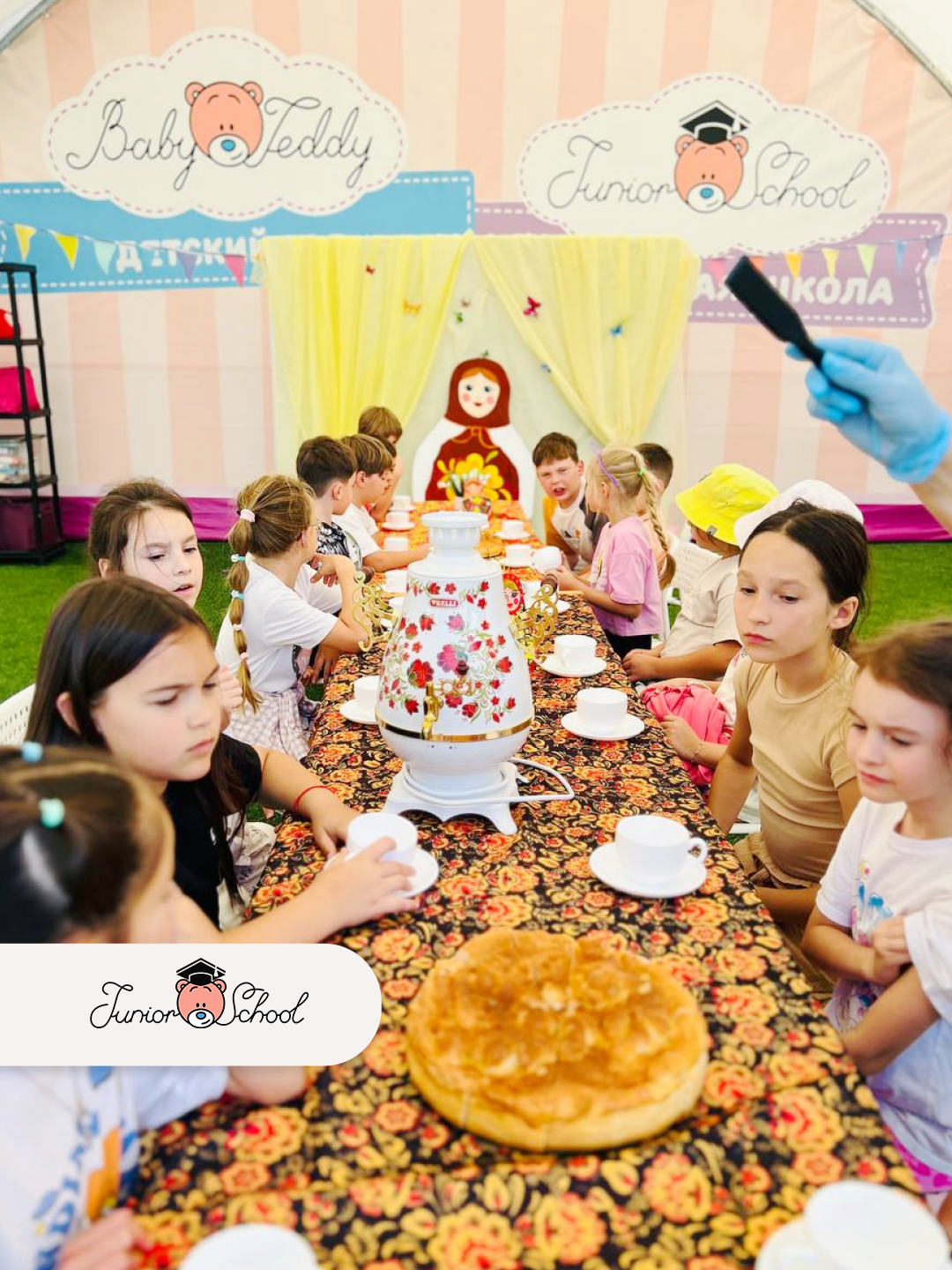 Русское застолье — с душой и кулебякой